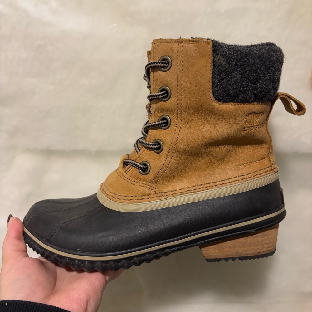 Sorel- Caribou w/Heel winter boots